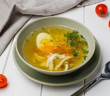 Суп куриный с лапшой