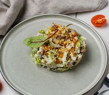 Салат с курицей и грибами