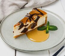 Чизкейк Брауни со соленой карамелью