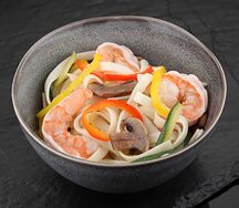 Удон с креветками