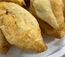Пирожок жареный с капустой