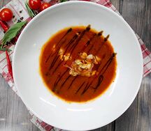 Томатный суп с креветками