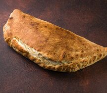 Кальцоне с творожным сыром и вялеными томатами 25см