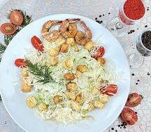 Цезарь с креветками 
