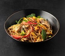Лапша Удон с говядиной и грибами шиитаке