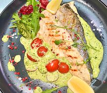 Филе Сибаса со шпинатом в сливочном соусе