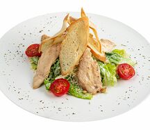 Салат Цезарь с курицей