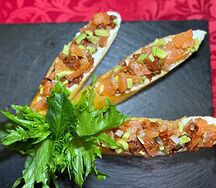 Брускетты с сёмгой и авокадо