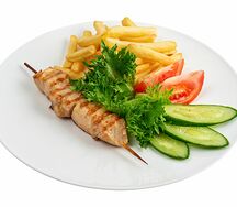 Куриный шашлычок с картошечкой фри
