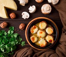Грибы по-грузински с сыром