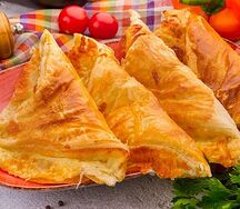 Хачапури из слоеного теста