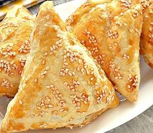 Самса из слоеного теста