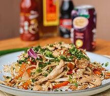 Лапша на воке с говядиной и овощами