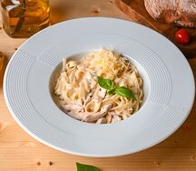 Фетучини с курицей и грибами