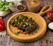 Толма в виноградных листьях с курицей 