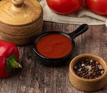 Красный соус на основе аджики