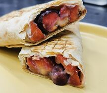 Сладкая шаурма ягодно-фруктовый микс 