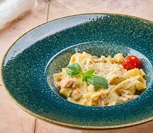 Феттуччине с красной рыбкой и сливочным соусом