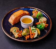 Стейк лосося с апельсиновым соусом