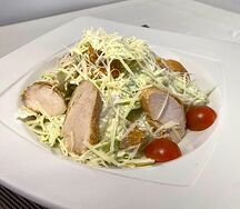 Салат Цезарь с курицей