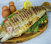 Форель с овощами