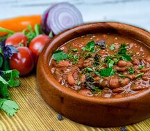 Лобио в горшочке