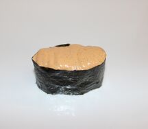 Острый гункан с креветкой