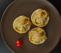 Манты со свининой и говядиной