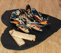 Мидии в соусе блю чиз 