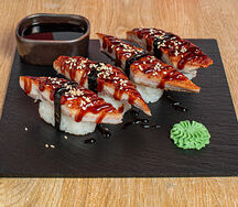 Суши с угрём