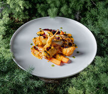 Жареная перепёлка с корнеплодами и соусом жу