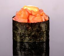 Гункан спайси лосось