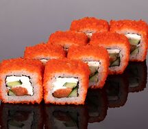 Ролл Калифорния с лососем