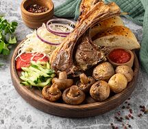 Бизнес-порция Raxaт с шашлыком из бараньей корейки