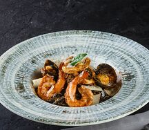 Черная паста с морепродуктами