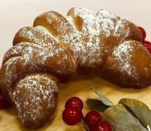 Рогалик с вишней