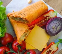 Шаурма Сырная с говядиной с соусом собственного приготовления