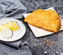 Чебурек с сыром