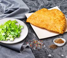 Чебурек с бараниной и кинзой