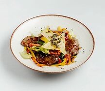 Теплый салат/ филе говядины