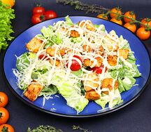 Салат Цезарь с курицей