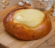 Булочка с творогом