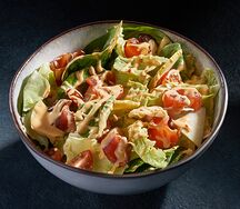 Салат с маринованным лососем