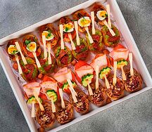 Коллекция закусок на шпажке