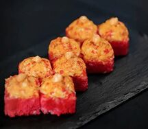 Запеченный ролл с креветкой