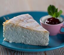 Запеканка с йогуртом и вишней