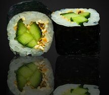 Ролл с огурцом