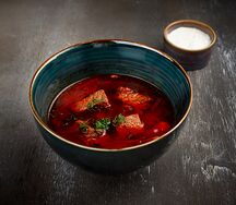 Борщ с чесночными гренками