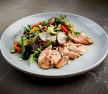 Салат с ростбифом