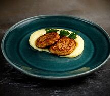 Куриные котлеты с картофельным пюре